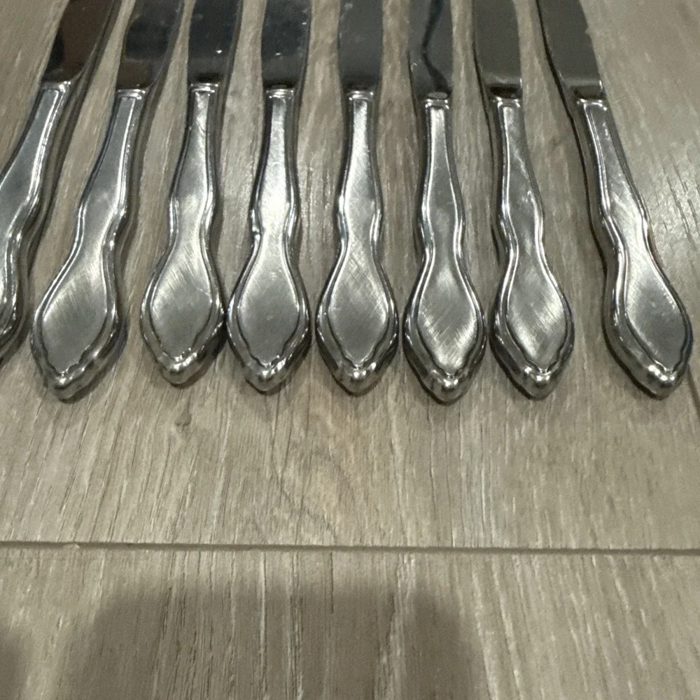 Oneida Twilight Stainless 8 Dinner Knives 1881 Rogers Ltd Satin Style Flatware